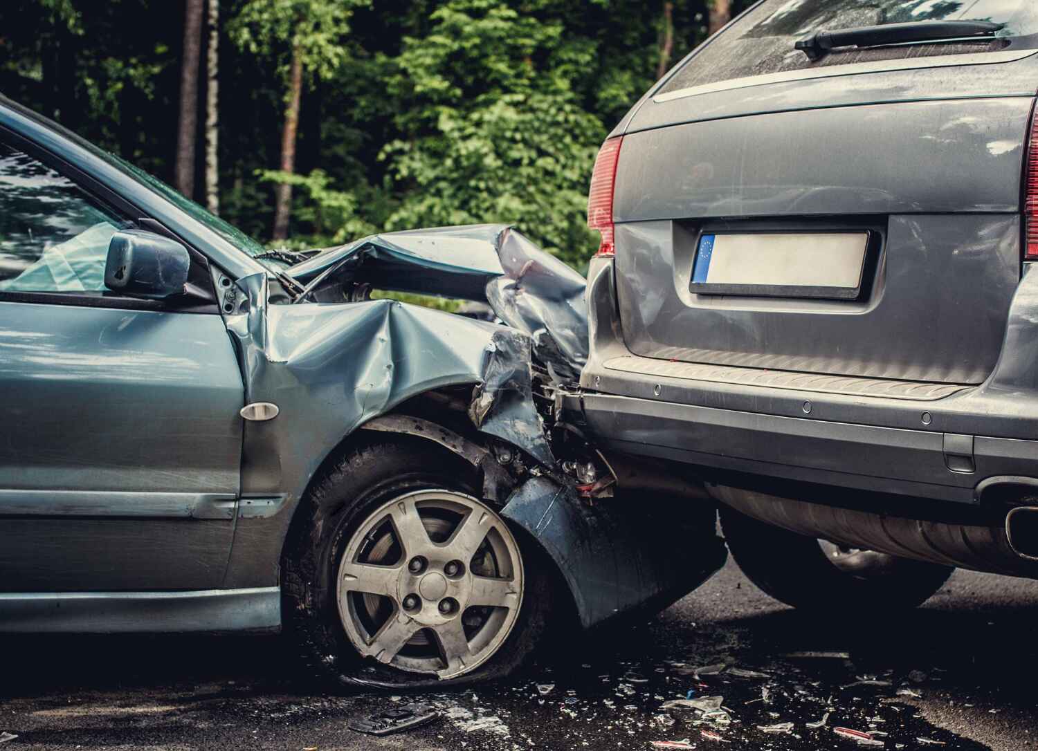 Steps to take for suing after moderate whiplash from a car accident