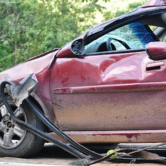 Can You File a Claim for a Broken Arm After a Car Crash